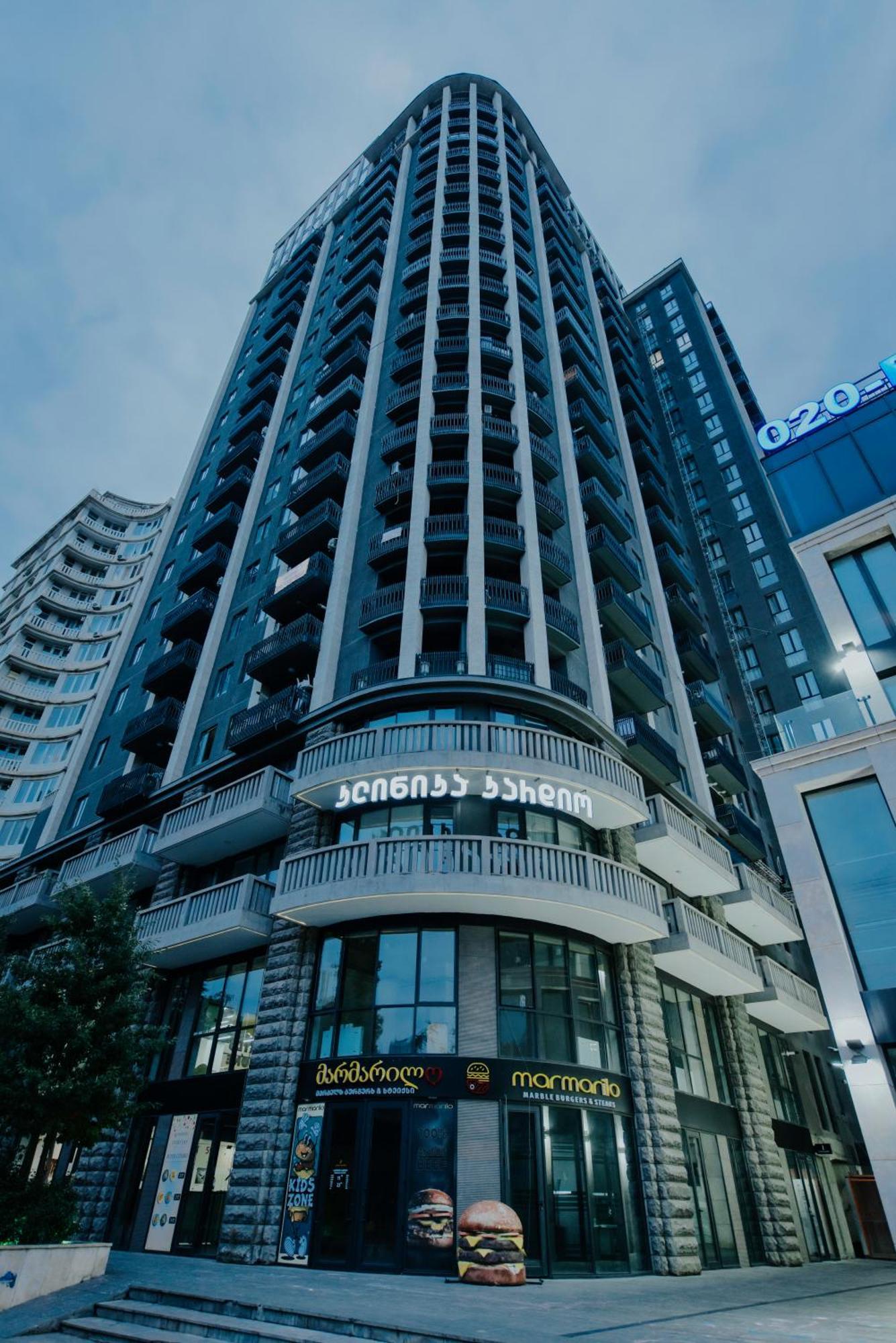 Skyline Luxury Suites 第比利斯 外观 照片