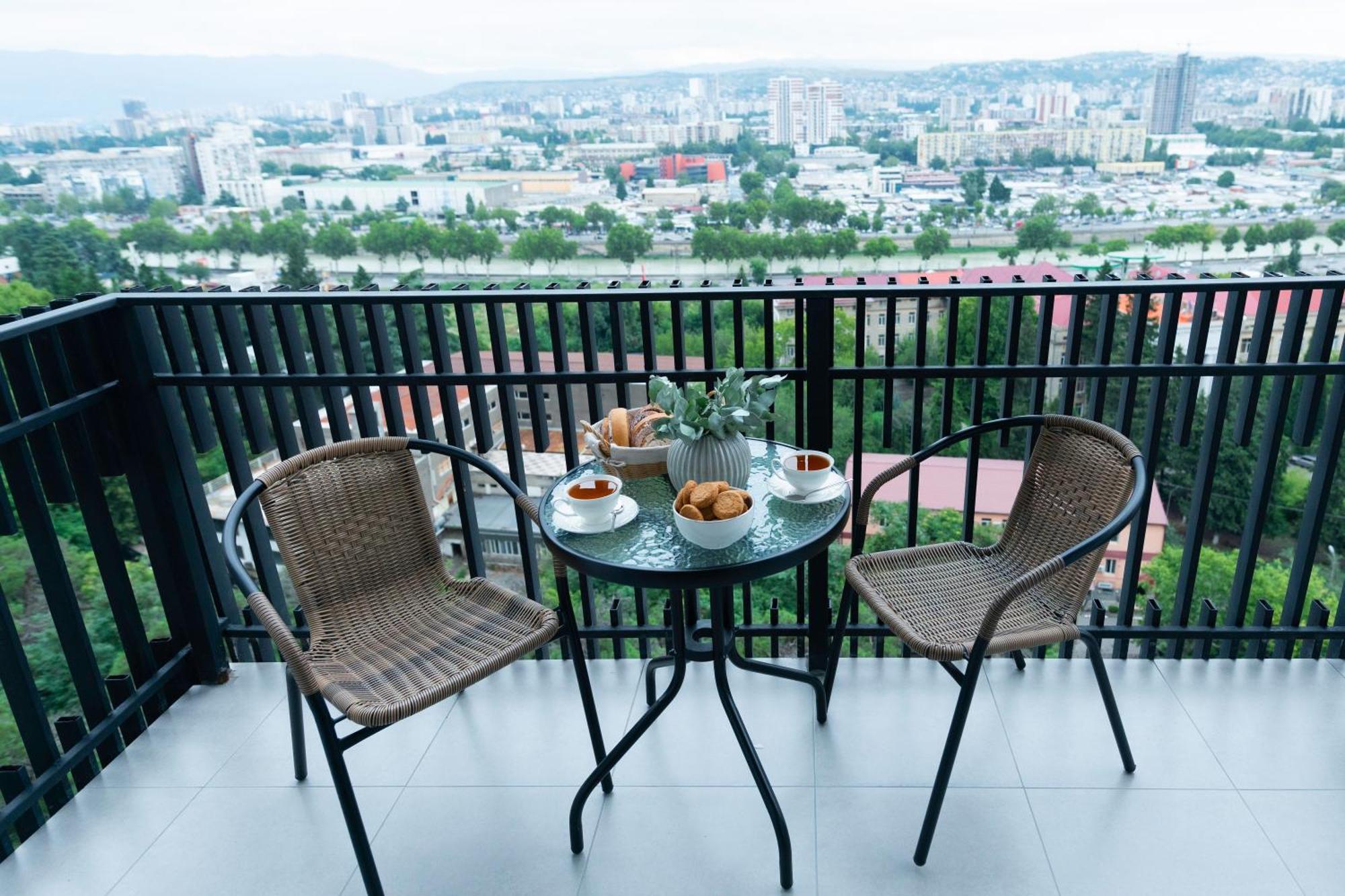 Skyline Luxury Suites 第比利斯 外观 照片